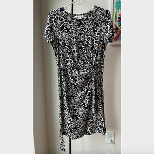 Diane Von Furstenberg Black and White Floral Cap Sleeve Mini Wrap Dress - Size 6